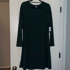 Dark green long sleeve dress. NWT. Falls inch or two above the knee on me